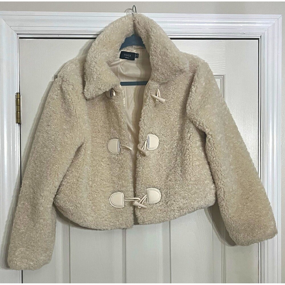 VICI Women’s Small Cream Teddy Sherpa Cropped Toggle Jacket